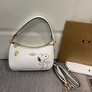 💋Coach X Peanuts Teri Shoulder Bag With Snoopy